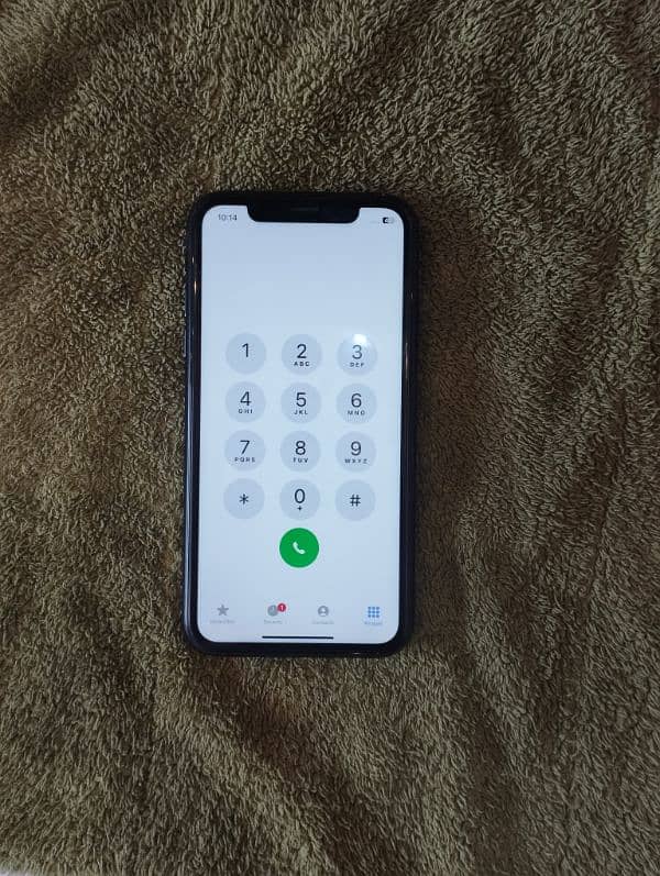 iPhone XR 64GB ROOM 82 % Battery HEALTH NON PTA 6