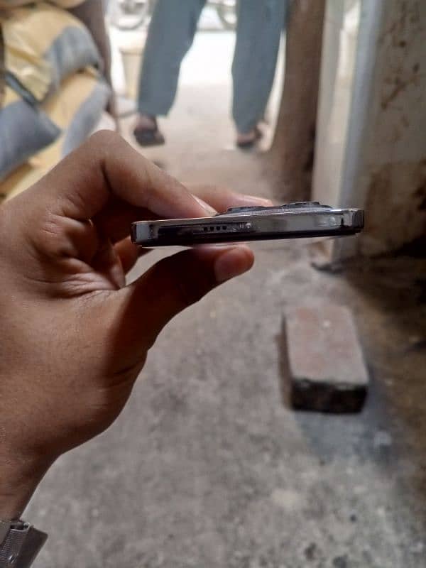 Tecno spark 30 pro box with charger 7