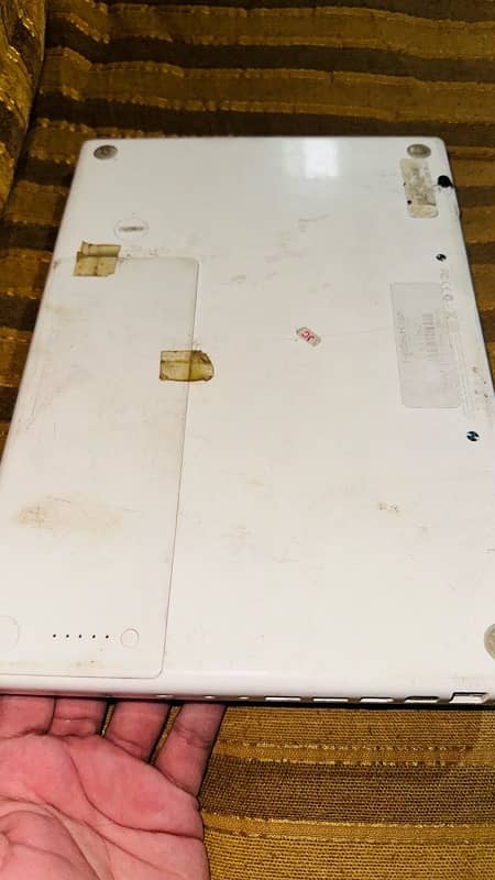 old model apple laptop 2