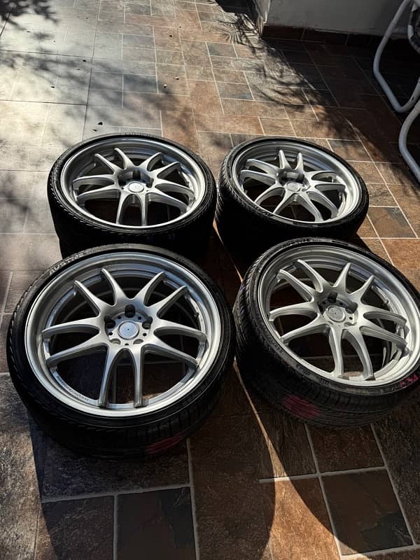 work emotion CR 20” 114pcd 5 nut with 245/30/20 brand new tyres 4