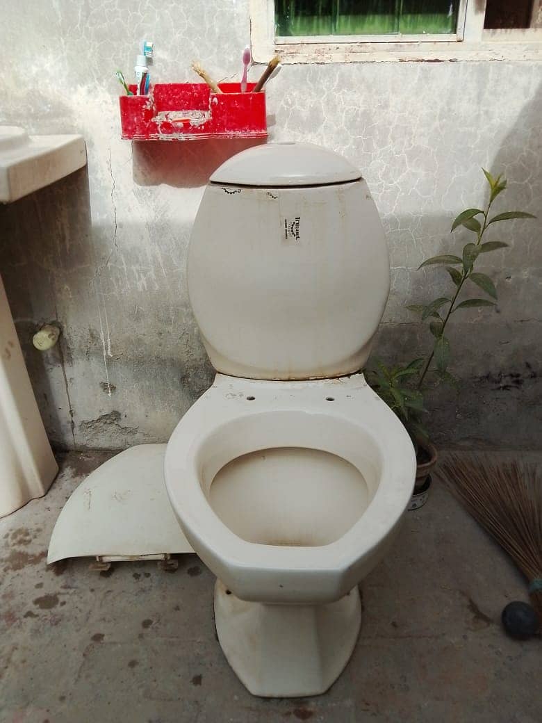 Commode 0
