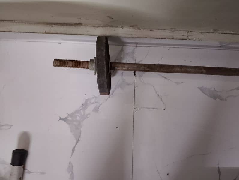 5ft Barbell rod with 4 kg weights on each side 1