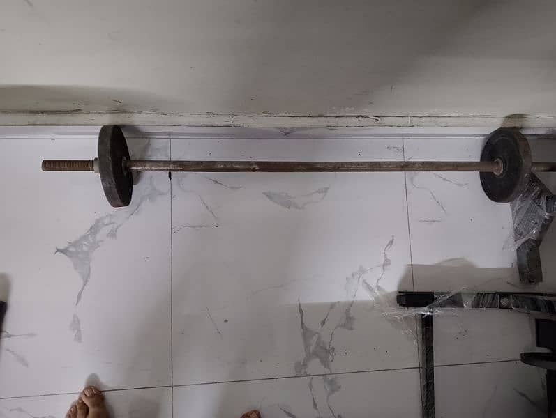 5ft Barbell rod with 4 kg weights on each side 2