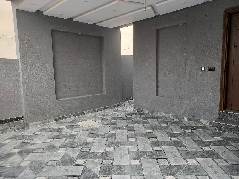 Prime Location House Of 8 Marla For sale In Bahria Nasheman - Zinia 5