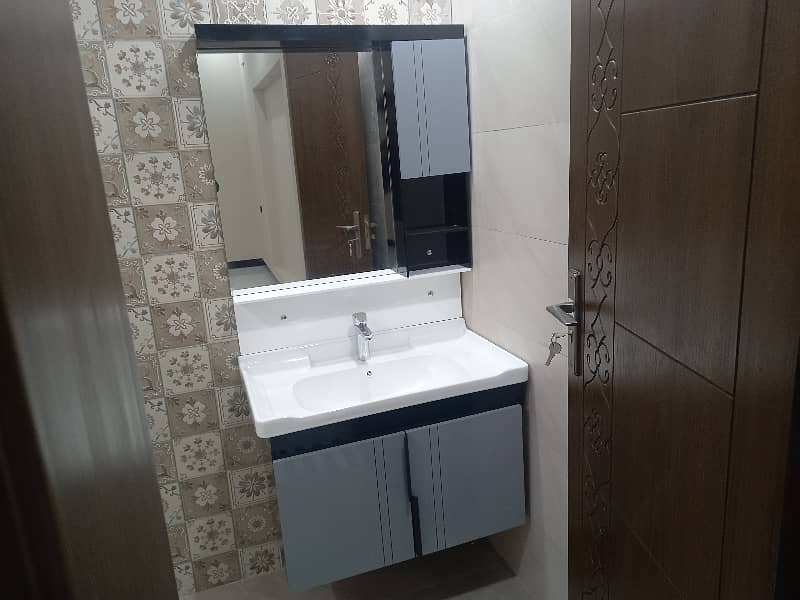 Prime Location House Of 8 Marla For sale In Bahria Nasheman - Zinia 11