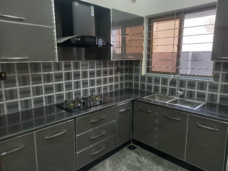 Prime Location House Of 8 Marla For sale In Bahria Nasheman - Zinia 18