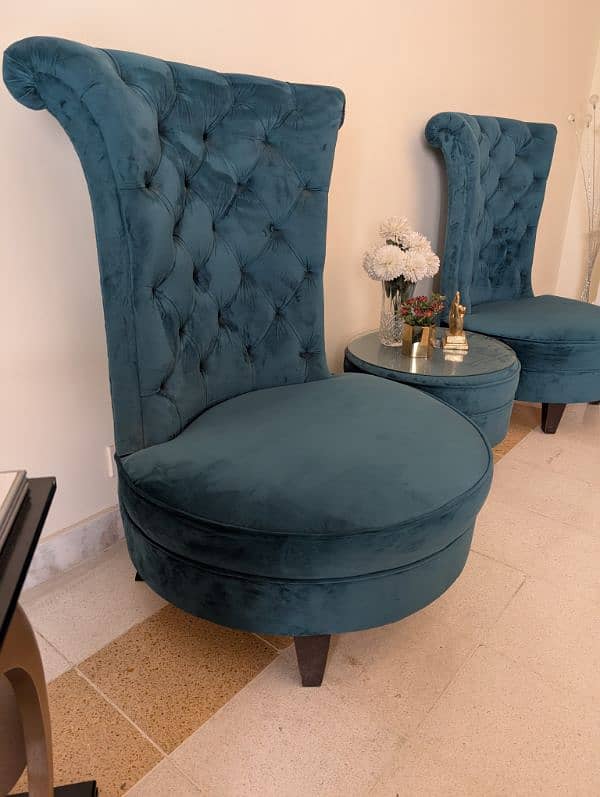 beautiful wing Chairs with table like new 2