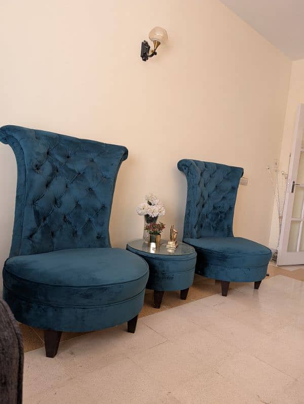 beautiful wing Chairs with table like new 3