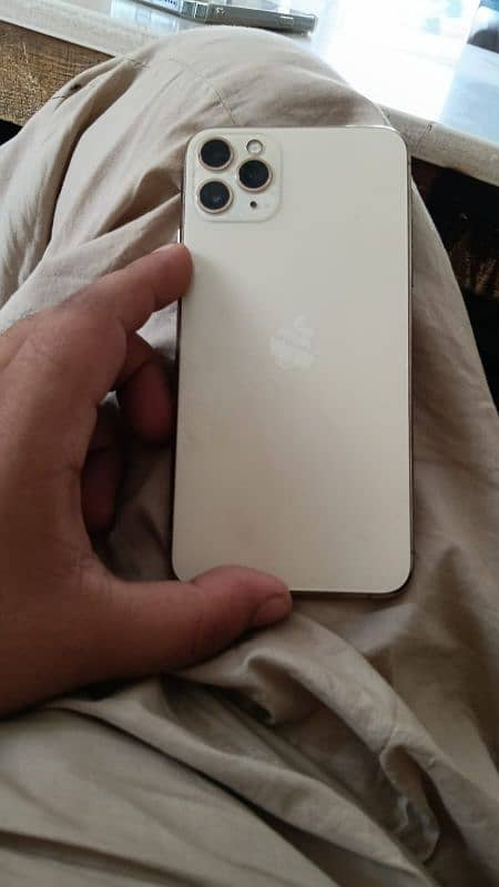 iPhone 11 pro max 256 GB only better change unlock ha 0