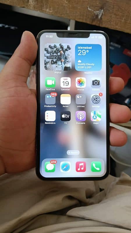 iPhone 11 pro max 256 GB only better change unlock ha 2