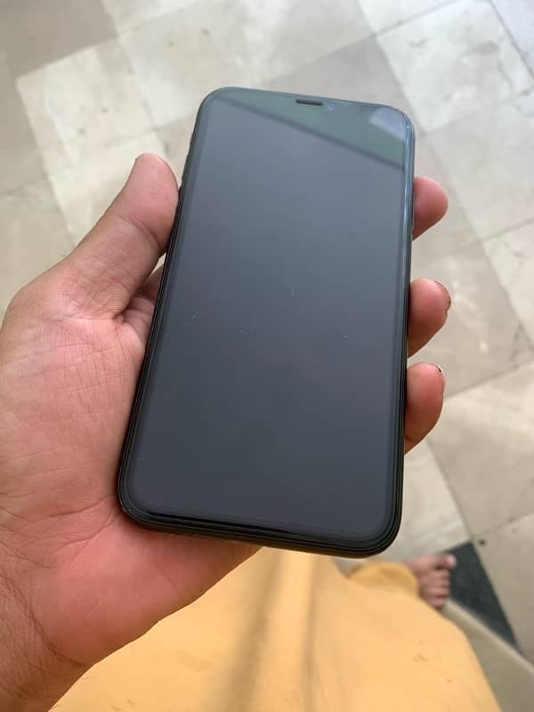 iPhone XR 3