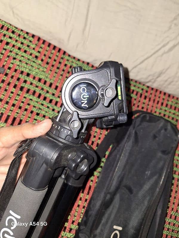 Icon Tripod for Camera and Mobile phone 1