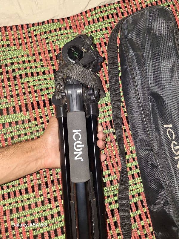 Icon Tripod for Camera and Mobile phone 5