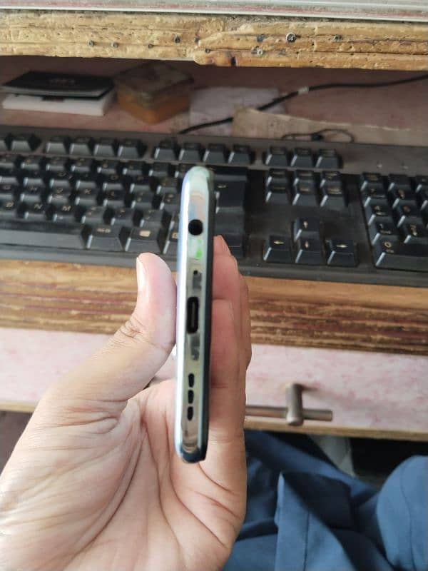 OPPO F15 8/128 For Sale in good condition 4