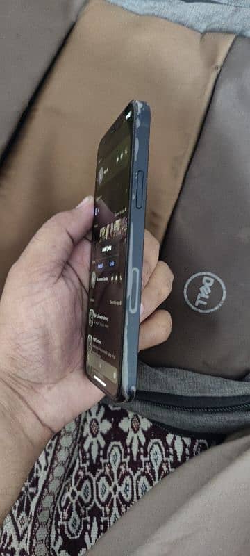 iphone 12 10/10 condition jv 64gb and 95health 3