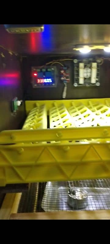 FULLY AUTOMATIC INCUBATOR 0