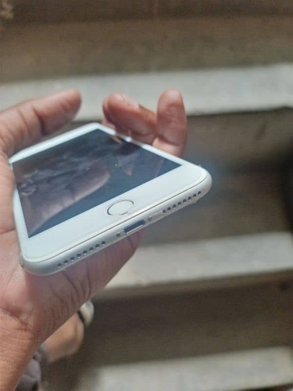 iphone 8 plus 4