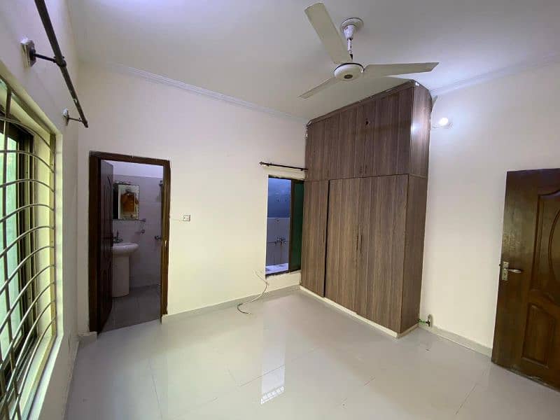 gulrez. haosig scheme 'Rawalpindi 10