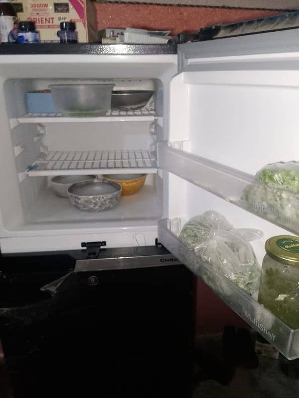 fridge Dawlance with stabilizer 3