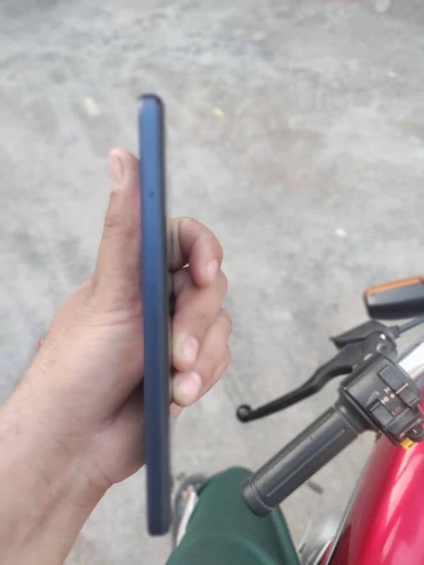 Oppo A17 4/64 condition 10/10 box charger available only serious buyer 2