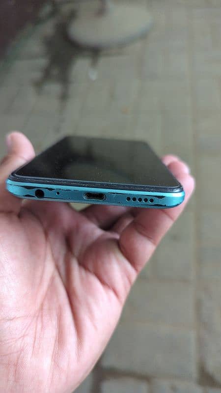 Tecno spark 8c 4+2 128 3