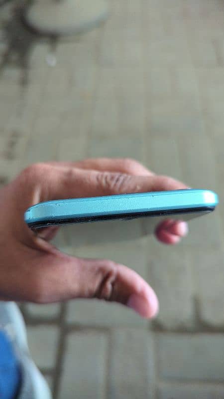 Tecno spark 8c 4+2 128 5
