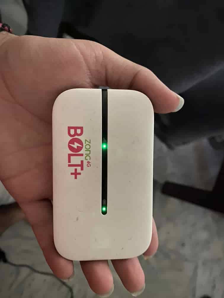 Huawei E5576 4G LTE Mobile Wi-Fi Router. 0