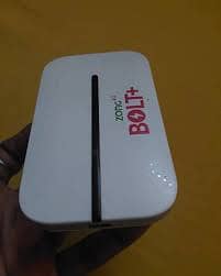 Huawei E5576 4G LTE Mobile Wi-Fi Router. 1