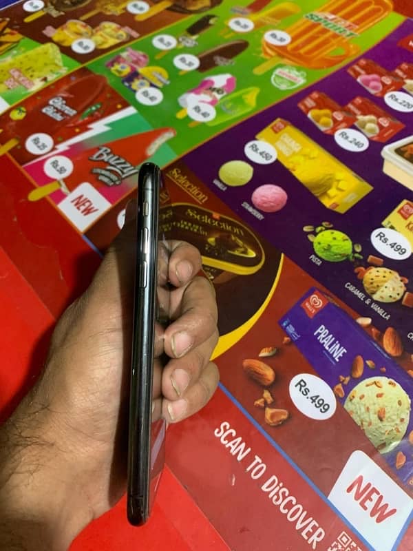 iPhone XS 10 by 9 condition All okay 4