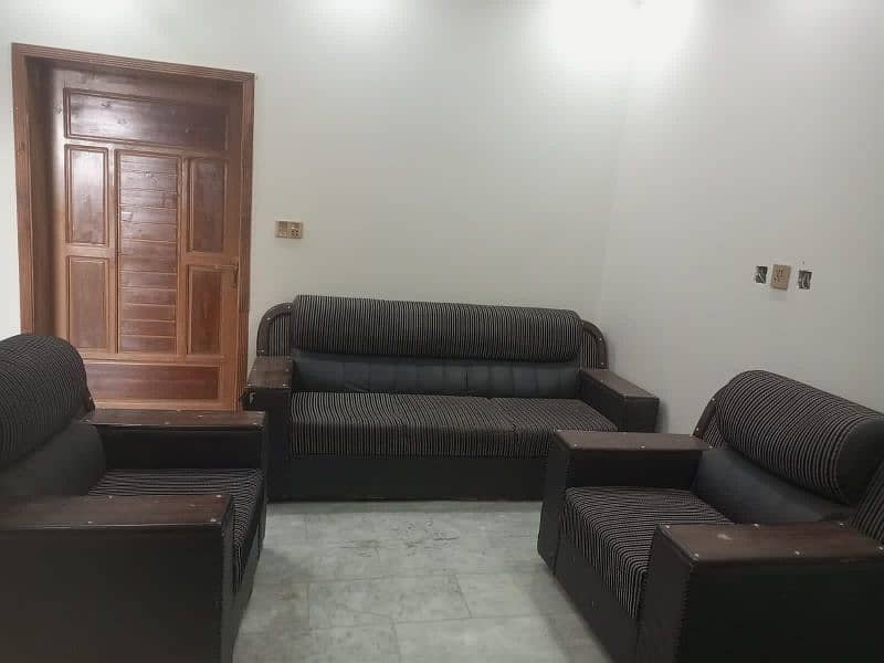5 Seats Sofa Set for Sale in Good Condition 0