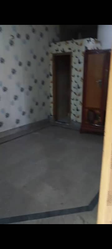 Flat for rent in Sunny park Near Ucp university For bachelor Students+Job holder and Silent office (Call center + Software house 4