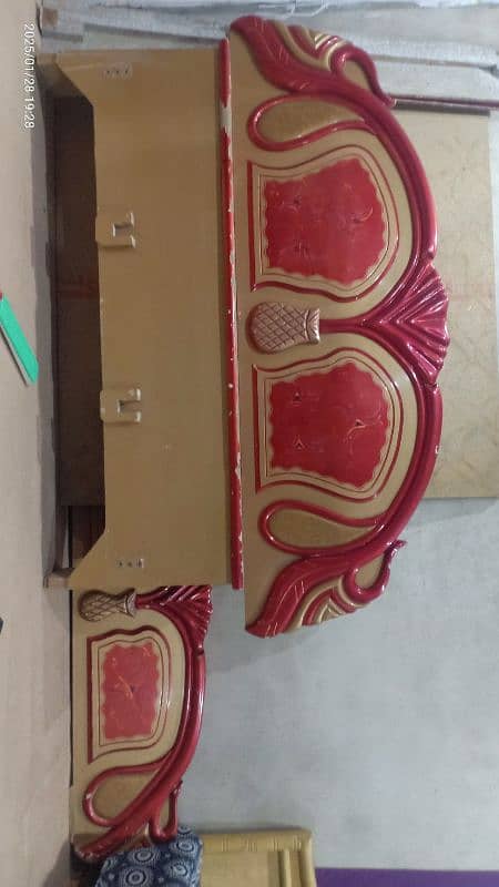 Bed Set King Size Urgent Sale 30,000. 1