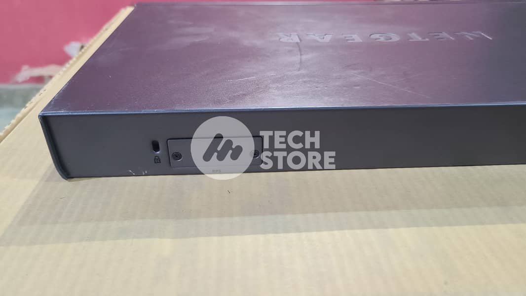 NETGEAR 28-Port PoE Gigabit Ethernet Smart Switch (GS728TPP) (Renewed 18