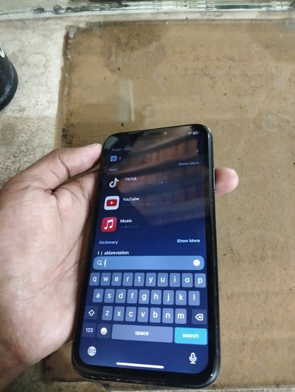 iPhone XR 0