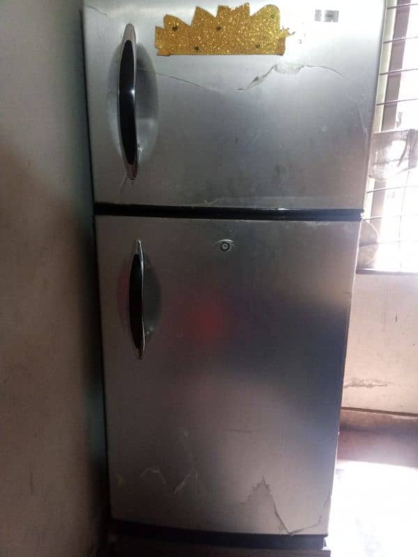 Refrigerator. . . . Haier HRF 270 0
