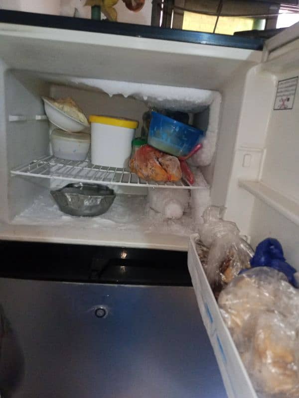 Refrigerator. . . . Haier HRF 270 1