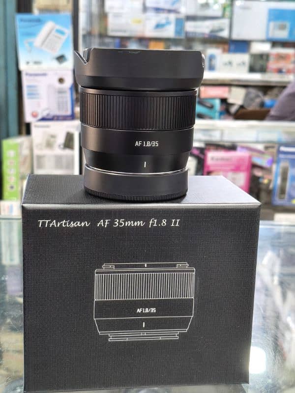 Sony A6300  4k with 35mm 1.8 AUTOFOCUS New lens 7