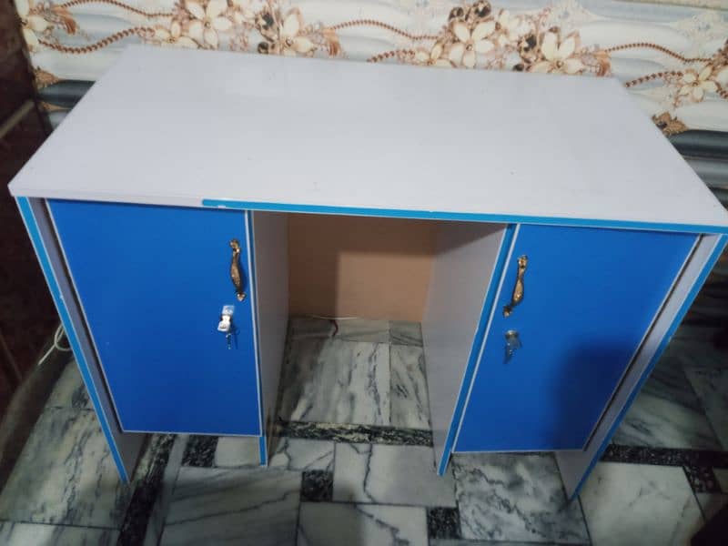 computer table for sale 11,000 Price 1