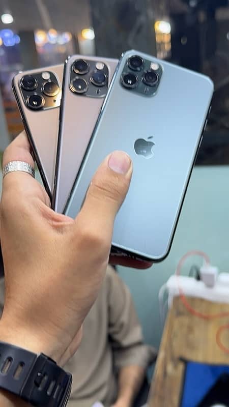 iPhone 11 Pro 64GB non pta full sim time non active waterproof good 0