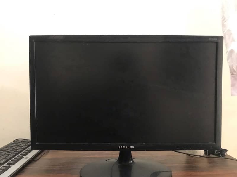 SAMSUNG LCD Model:S22D300HY 0
