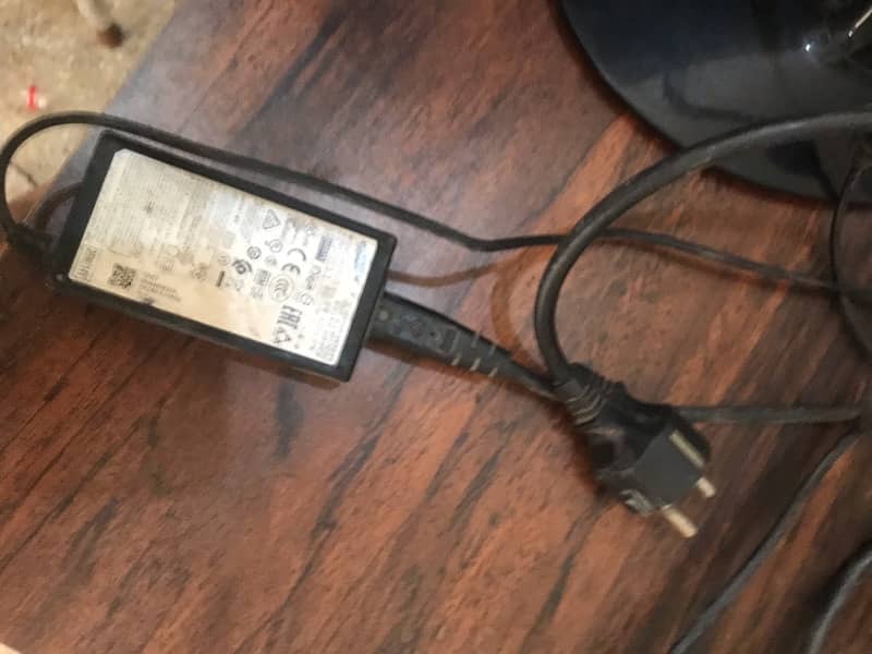SAMSUNG LCD Model:S22D300HY 2