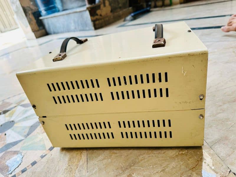 Voltage Stabilizer 7000 watt for sale 2