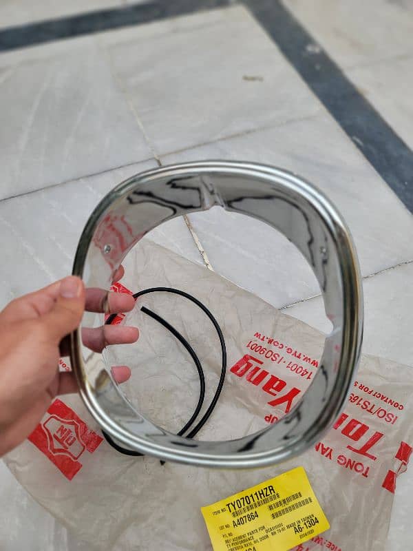 Toyota cressida 1979 single headlight cover 2