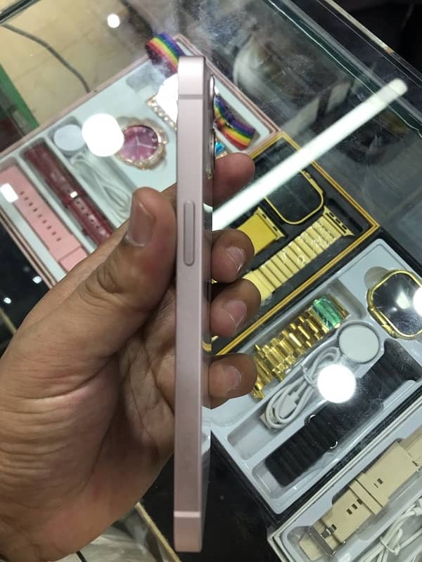 iphone 13 128 Non PTA 1