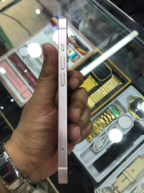 iphone 13 128 Non PTA 4
