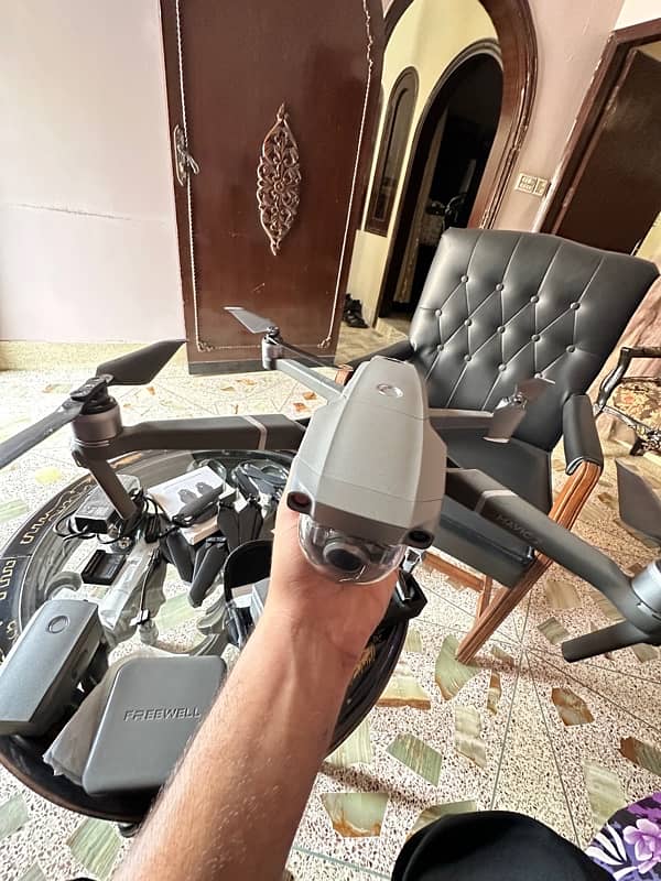 DJI mavic 2 pro / zoom with 4 batteries btr than air/mini 3