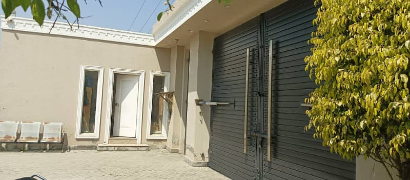 8 Kanal Fully Furnished Farmhouse for Sale on Main Barki Road with 3 Beds, Swimming Pool, 2 Kitchens, Servant Quarters, and Dual Gate Access 4