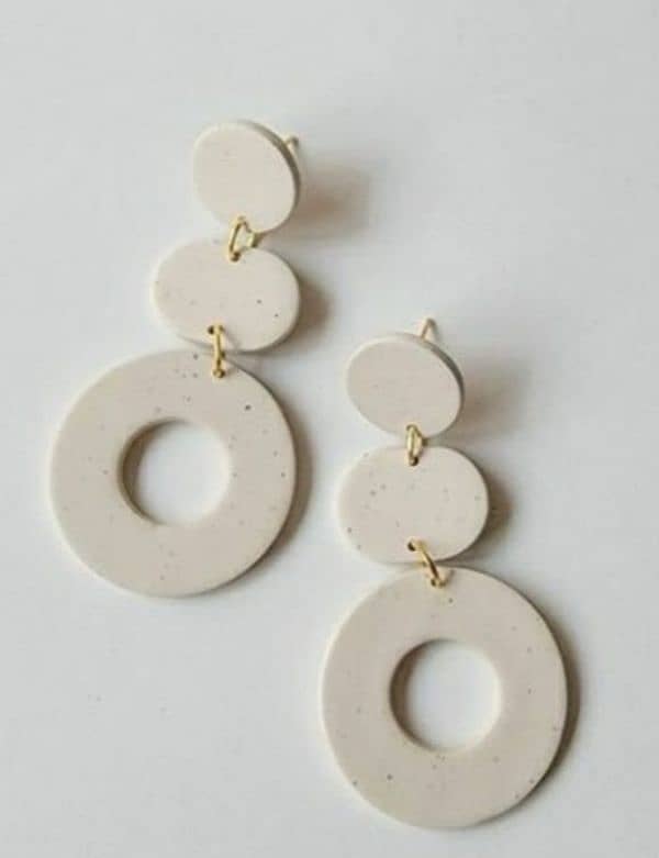 1 kg Fashionable Clay jewellery in various designs and colours 0