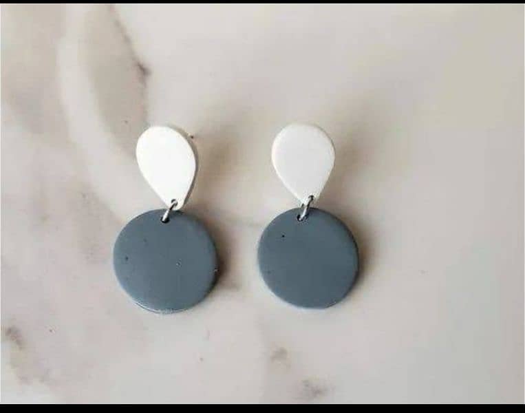 1 kg Fashionable Clay jewellery in various designs and colours 2
