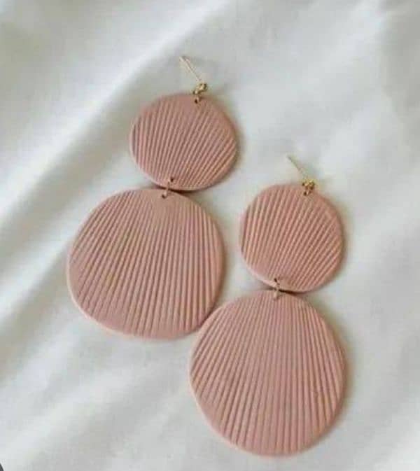 1 kg Fashionable Clay jewellery in various designs and colours 3
